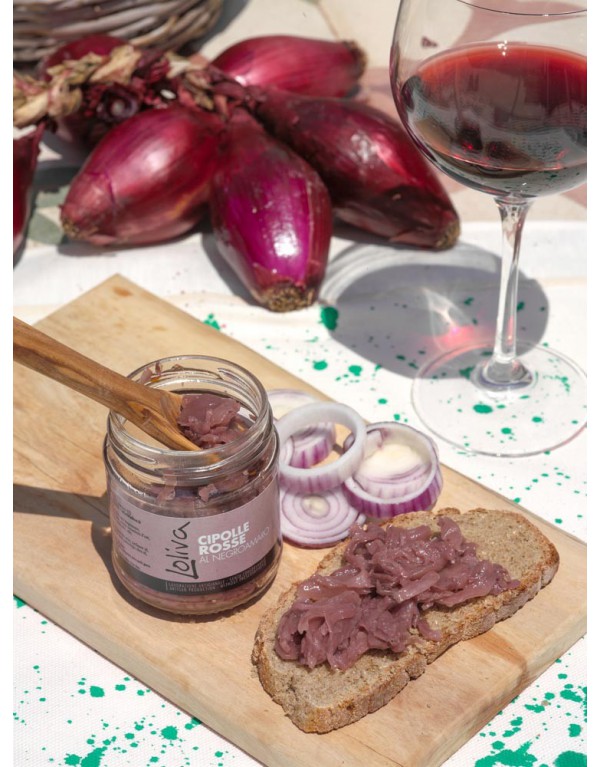 Bittersweet onions with Negroamaro